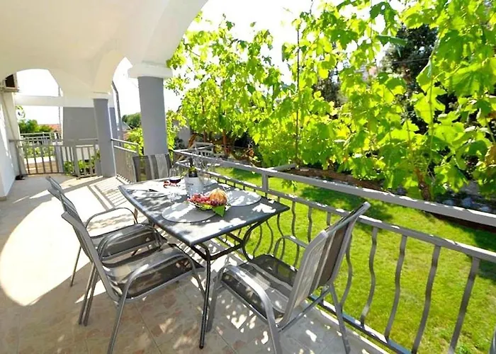 Apartman With Parking Space Pakostane, Biograd - 14054 Pakoštane